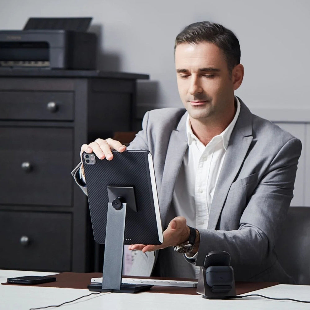 Apple iPad Pro 11 2020 (2.Nesil) Kılıf Aramid Fiber Pitaka Ultra-Slim Classic Serisi Tablet Kapak Siyah-Kırmızı