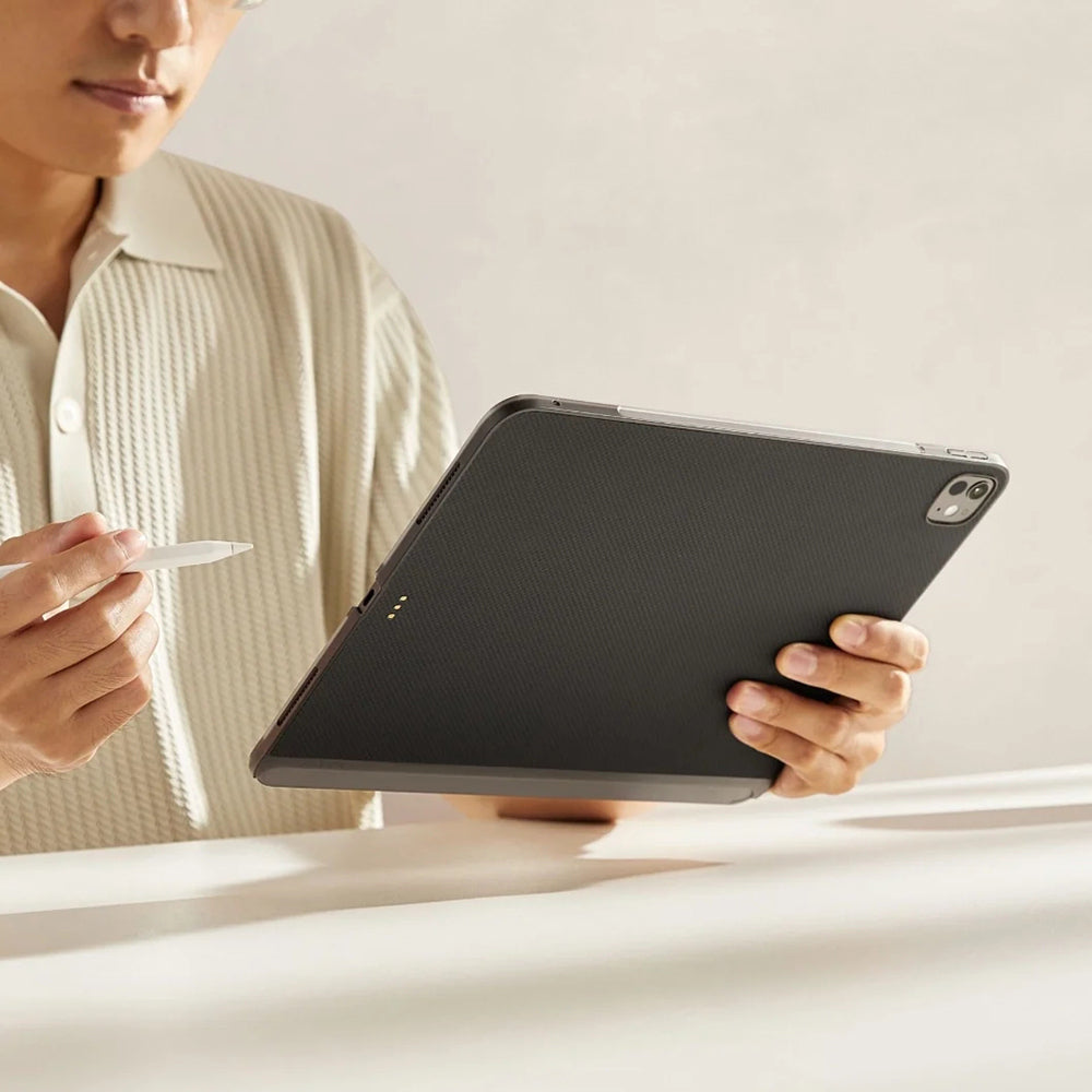 Apple iPad Pro 11 2024 Kılıf Aramid Fiber Pitaka Ultra-Slim Classic Serisi Tablet Kapak Siyah