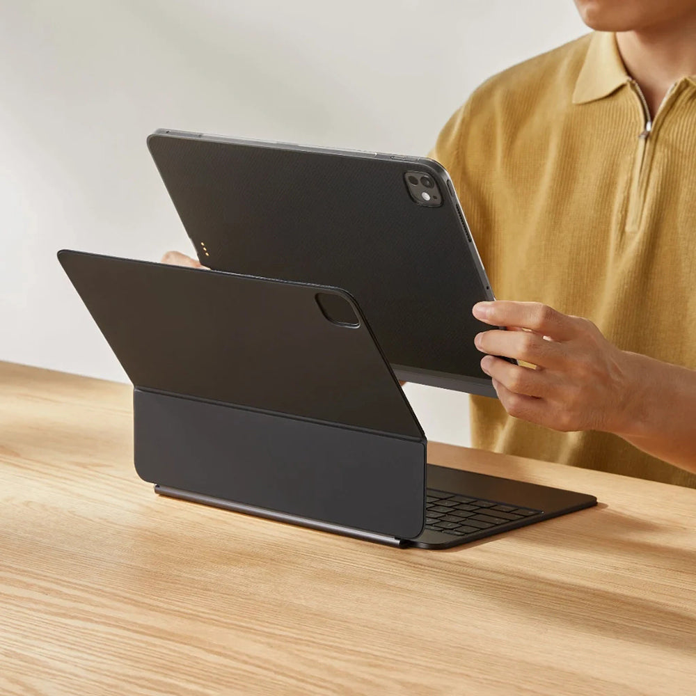 Apple iPad Pro 13 2024 Kılıf Aramid Fiber Pitaka Ultra-Slim Classic Serisi Tablet Kapak Siyah