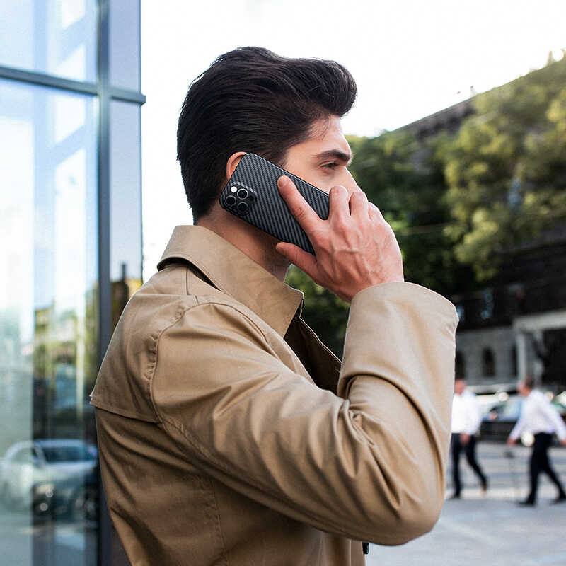 Apple iPhone 12 Pro Kılıf Benks Aramid Kapak Siyah