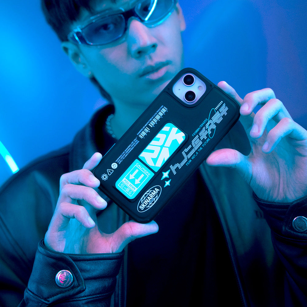 Apple iPhone 13 Kılıf Skinarma Standlı Deri Görünümlü Akarui Kapak Kırmızı