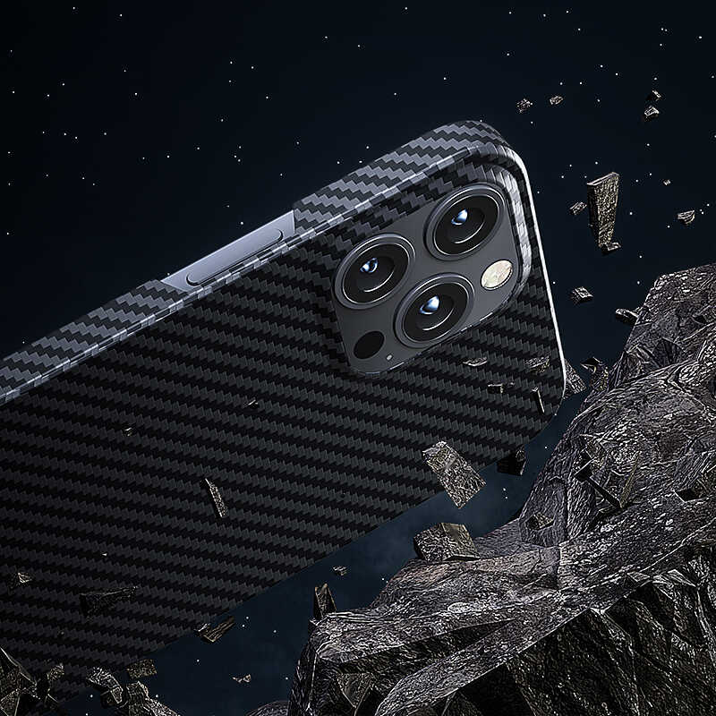 Apple iPhone 13 Pro Kılıf Benks Aramid Fiber Kapak Siyah