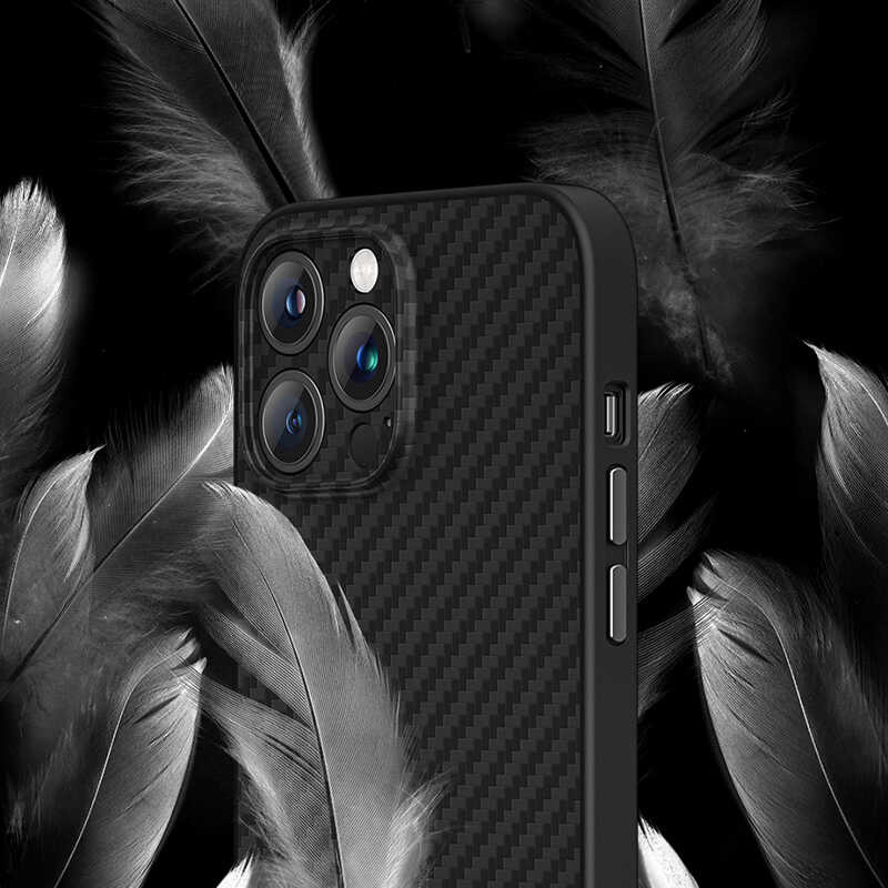 Apple iPhone 13 Pro Max Kılıf Karbon Fiber Benks Hybrid Kevlar Kapak Siyah