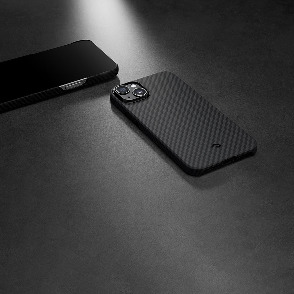 Apple iPhone 14 Kılıf M-safe Şarj Özellikli 1500D Aramid Fiber Pitaka Ultra-Slim Classic Serisi Black-Grey Twill Kapak Siyah-Gri