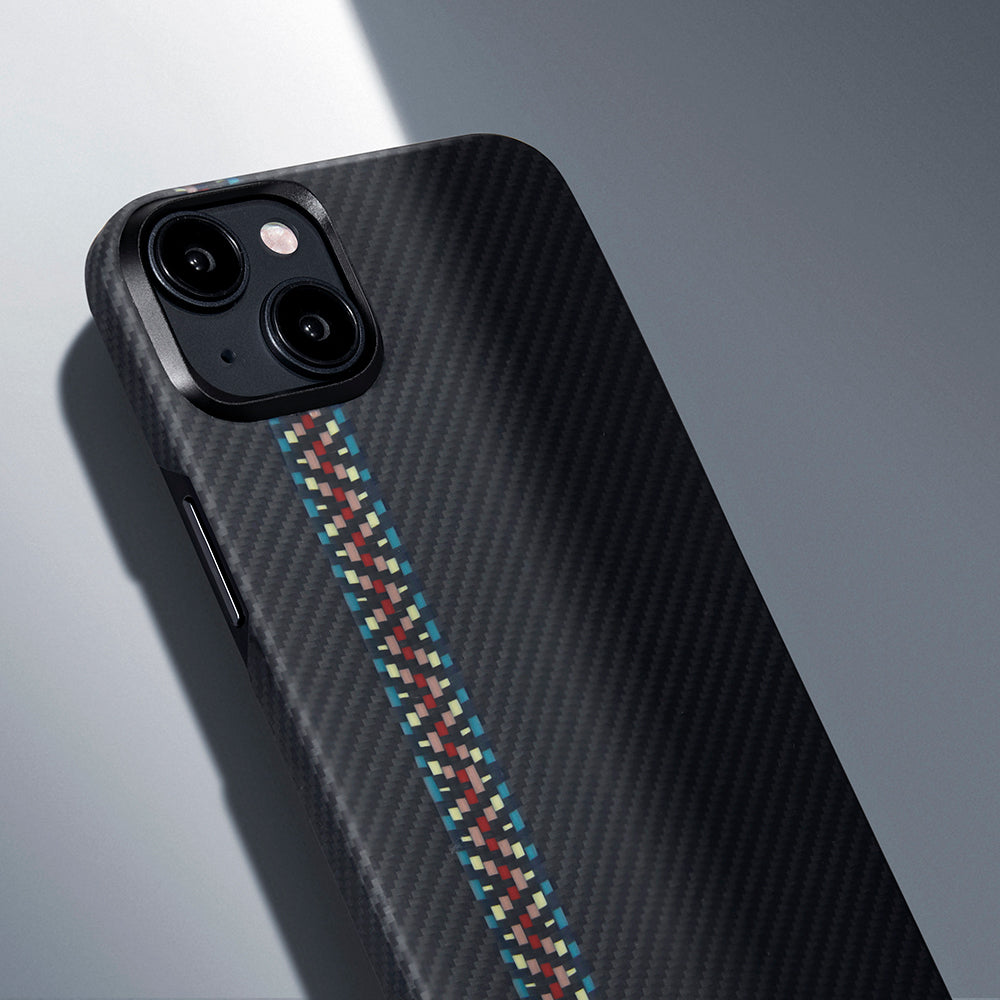 Apple iPhone 15 Kılıf M-safe Şarj Özellikli 600D Aramid Fiber Pitaka Tactile Woven Orchestra Serisi Rhapsody Kapak Siyah