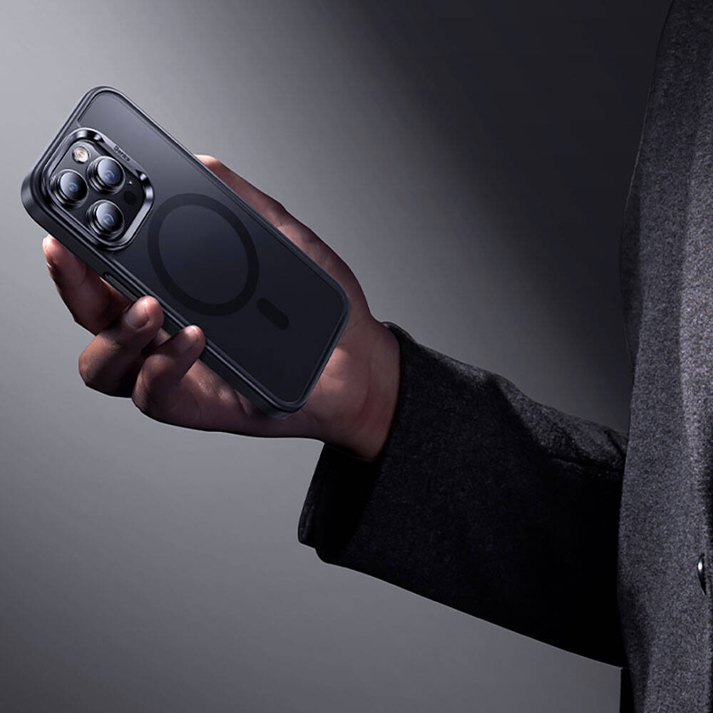 Apple iPhone 15 Kılıf M-safe Şarj Özellikli Benks Mist Protective Kapak Siyah