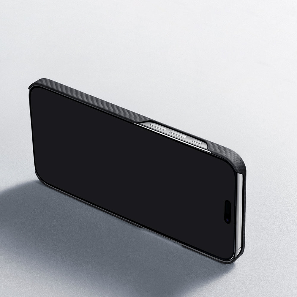 Apple iPhone 15 Plus Kılıf M-safe Şarj Özellikli 600D Aramid Fiber Pitaka Ultra-Slim Classic Serisi Black-Grey Twill Kapak Siyah-Gri