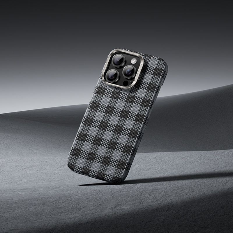 Apple iPhone 15 Pro Kılıf M-safe Şarj Özellikli Ekose Tasarımlı Benks ArmorVichy Kevlar Kapak Kırmızı