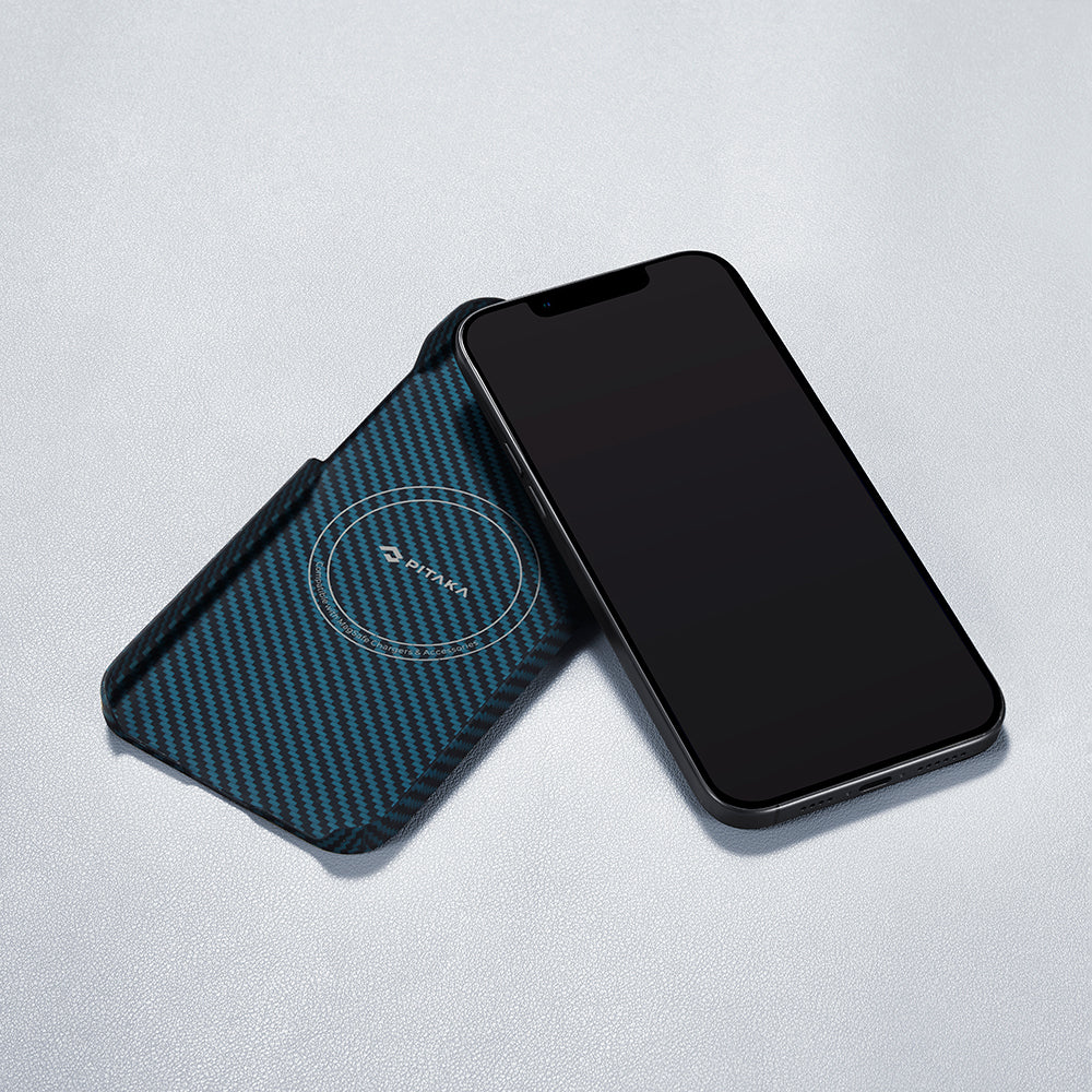 Apple iPhone 15 Pro Kılıf M-safe Şarj Özellikli 1500D Aramid Fiber Pitaka Ultra-Slim Classic Serisi Black-Blue Twill Kapak Siyah-Mavi