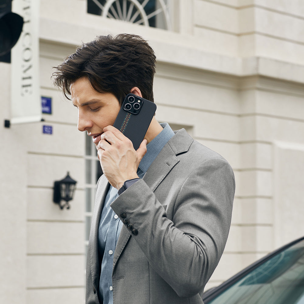 Apple iPhone 15 Pro Kılıf M-safe Şarj Özellikli 600D Aramid Fiber Pitaka Tactile Woven Orchestra Serisi Rhapsody Kapak Siyah