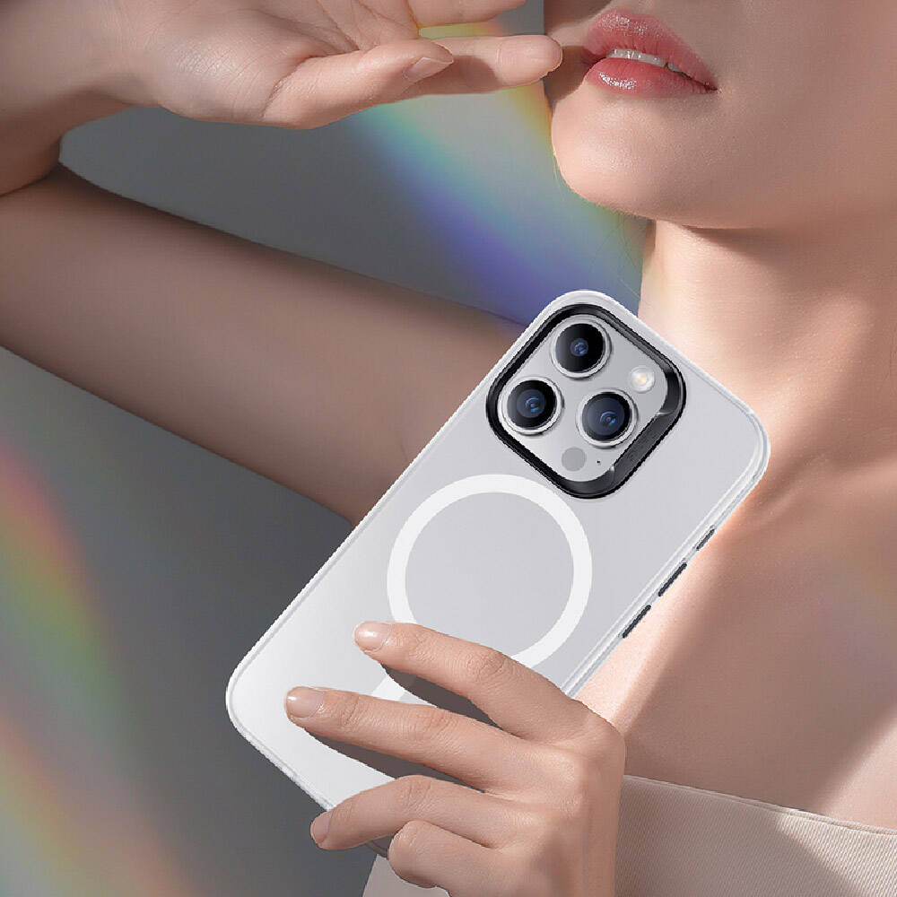 Apple iPhone 15 Pro Kılıf M-safe Şarj Özellikli Benks Lucid Armor Kapak Beyaz