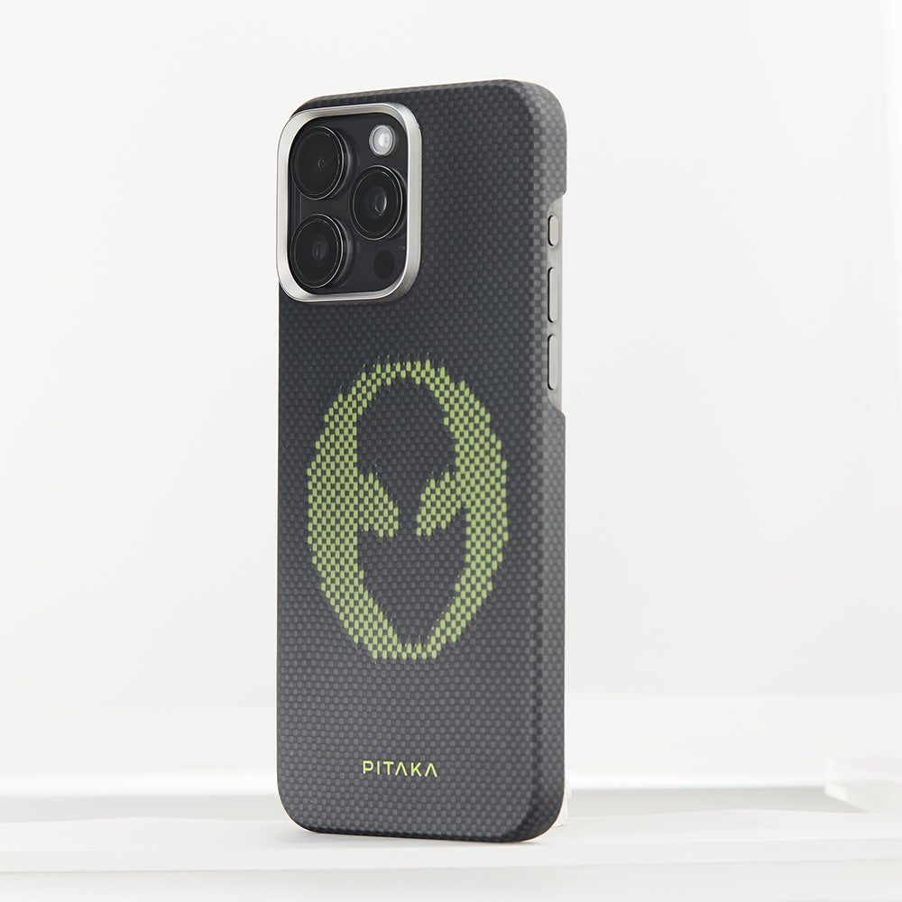 Apple iPhone 15 Pro Kılıf M-safe Şarj Özellikli Lumintex Teknolojili Fosforlu Aramid Fiber Pitaka Tactile Woven Aries Serisi Kapak Siyah