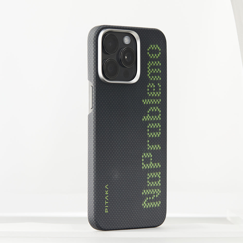 Apple iPhone 15 Pro Kılıf M-safe Şarj Özellikli Lumintex Teknolojili Fosforlu Aramid Fiber Pitaka Tactile Woven Aries Serisi Kapak Siyah