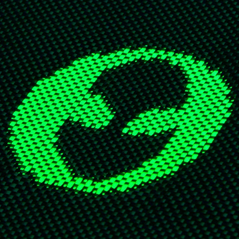 Apple iPhone 15 Pro Kılıf M-safe Şarj Özellikli Lumintex Teknolojili Fosforlu Aramid Fiber Pitaka Tactile Woven Aries Serisi Kapak Siyah-Yeşil