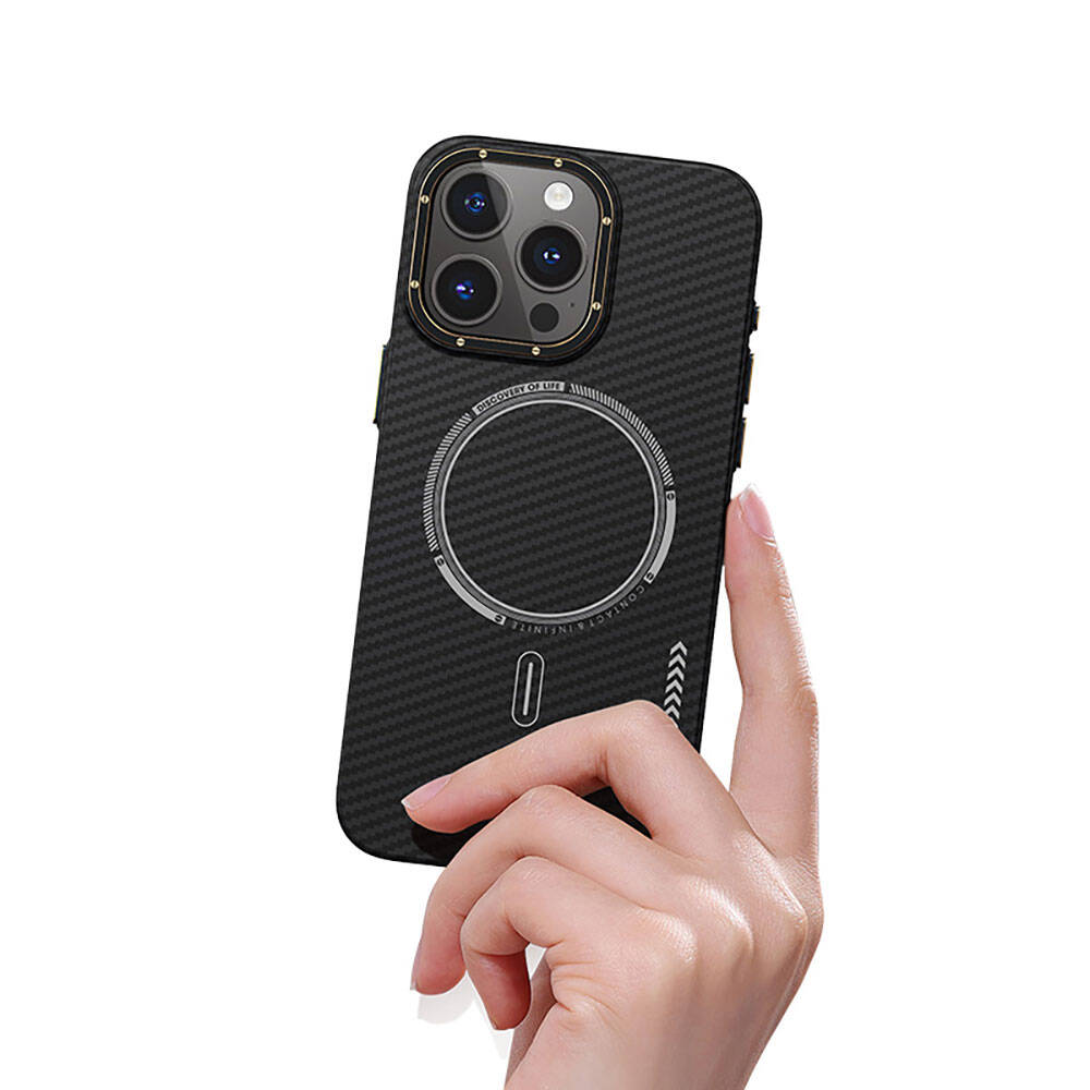 Apple iPhone 15 Pro Kılıf Recci Machinist Serisi M-safe Şarj Özellikli Magnetik Karbon Kapak Siyah