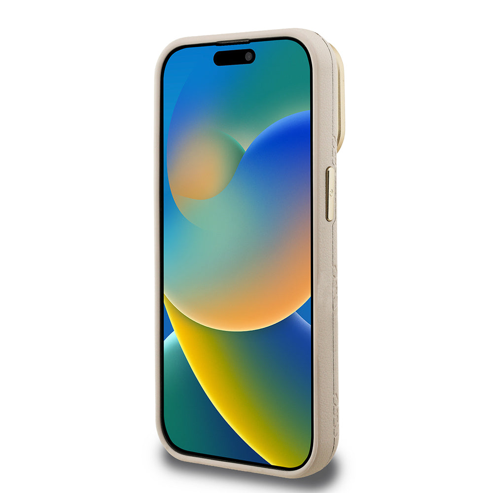 Apple iPhone 15 Pro Max Kılıf Guess Orjinal Lisanslı M-safe Şarj Özellikli Sıcak Baskılı Yazı Logolu Kamera Standlı PU Deri Peony Kapak Pembe