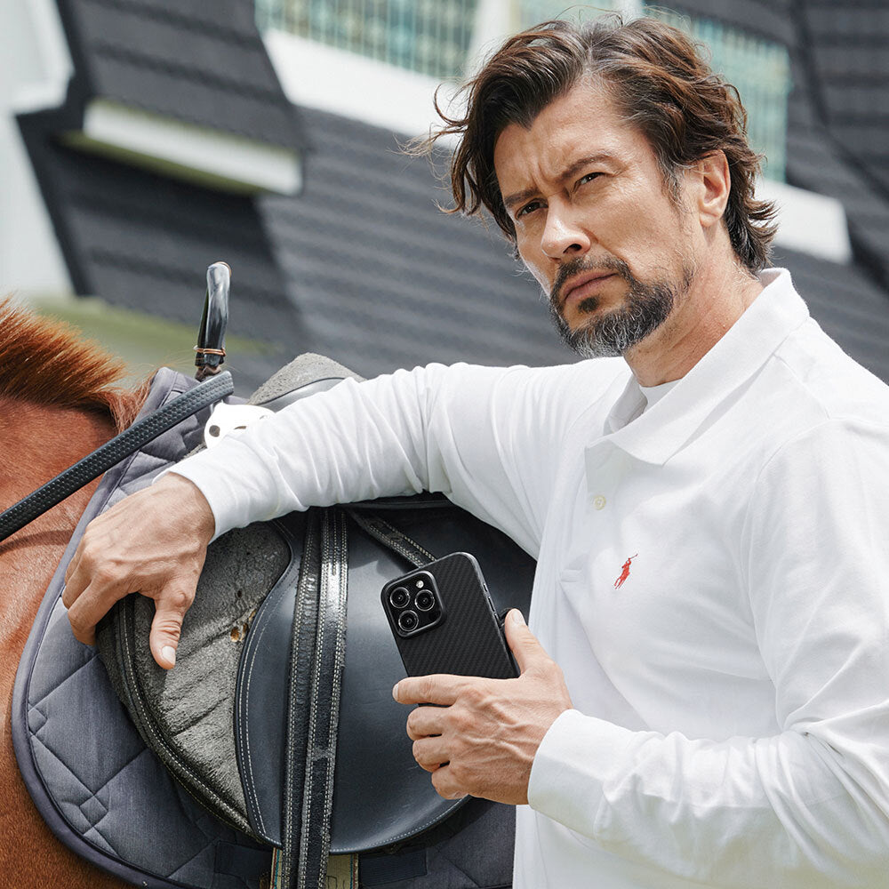 Apple iPhone 15 Pro Max Kılıf M-safe Şarj Özellikli 1500D Aramid Fiber Pitaka Military-Grade Classic Serisi Black-Grey Twill Kapak Siyah-Mavi