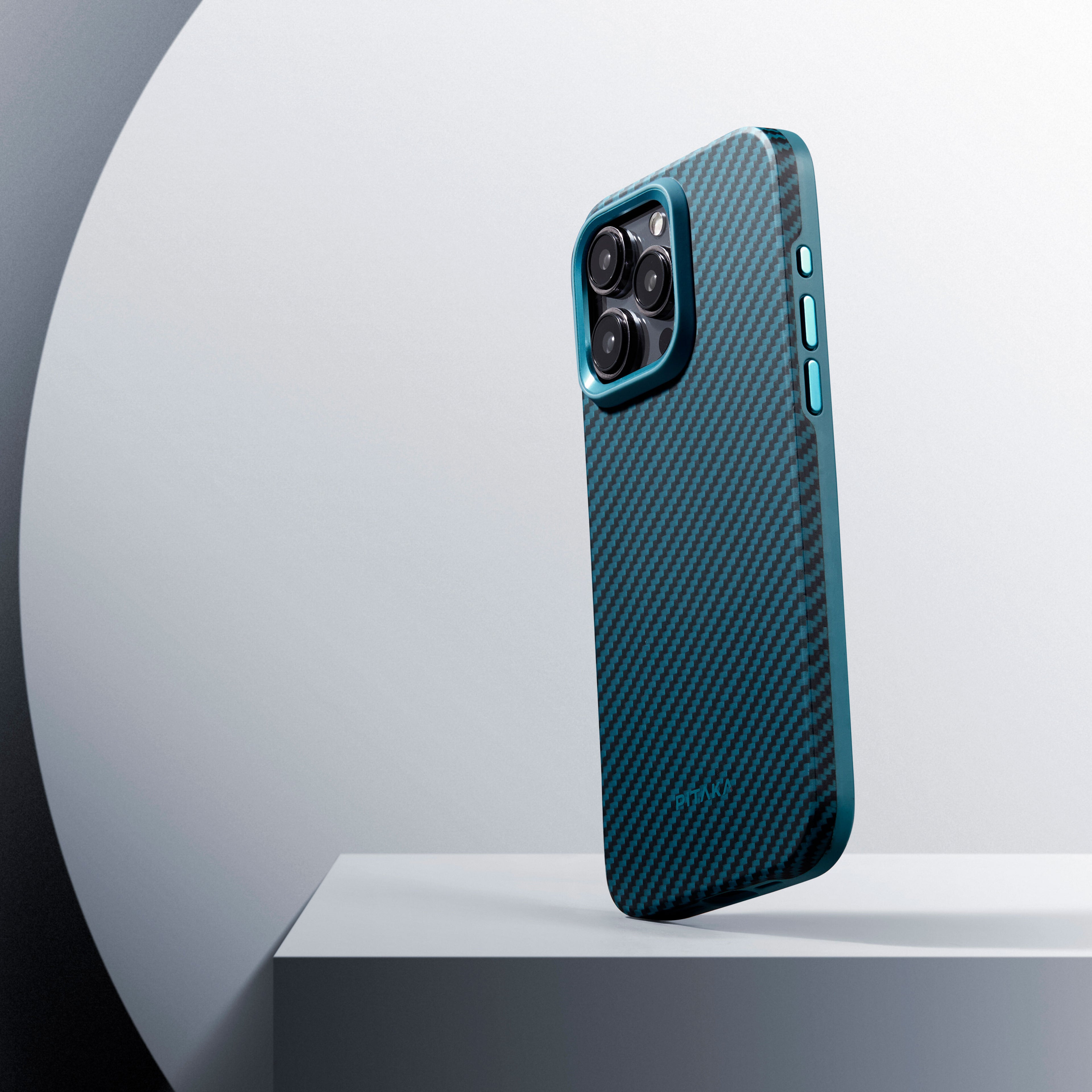 Apple iPhone 15 Pro Max Kılıf M-safe Şarj Özellikli 1500D Aramid Fiber Pitaka Military-Grade Classic Serisi Black-Grey Twill Kapak Siyah-Gri