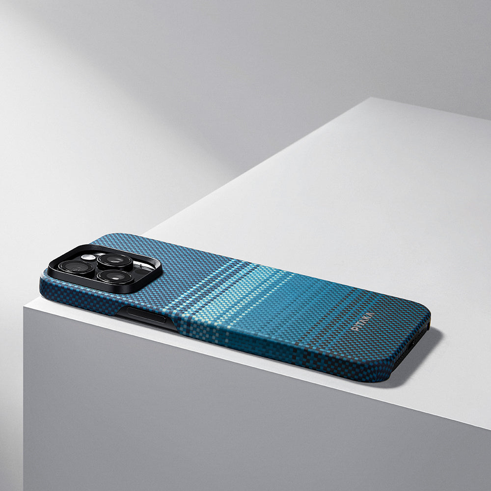 Apple iPhone 15 Pro Max Kılıf M-safe Şarj Özellikli Aramid Fiber Pitaka Tactile Woven Sunset-Moonrise Serisi Moonrise Kapak Mavi