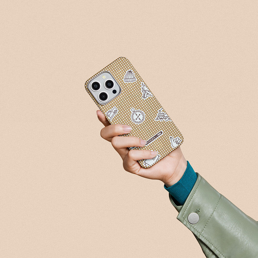 Apple iPhone 15 Pro Max Kılıf M-safe Şarj Özellikli Awa Tasarımlı 1500D Aramid Fiber Pitaka Ultra-Slim Classic Serisi Canyon Kapak Sarı