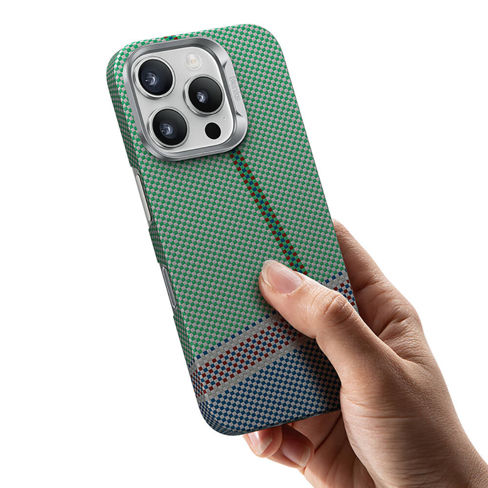 Apple iPhone 15 Pro Max Kılıf M-safe Şarj Özellikli Karbon Fiber Tasarımlı Benks Passion Green ArmorAir Kevlar Kapak Yeşil