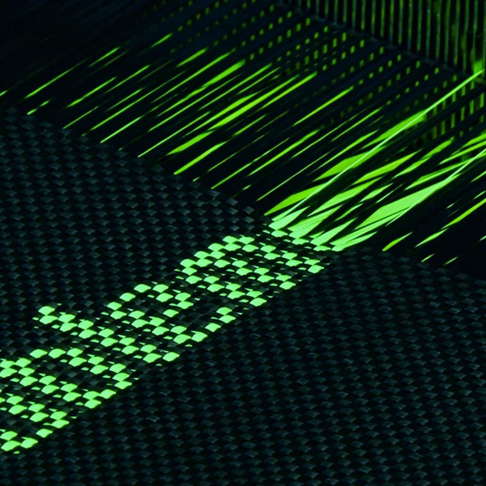 Apple iPhone 15 Pro Max Kılıf M-safe Şarj Özellikli Lumintex Teknolojili Fosforlu Aramid Fiber Pitaka Tactile Woven Aries Serisi Kapak Siyah