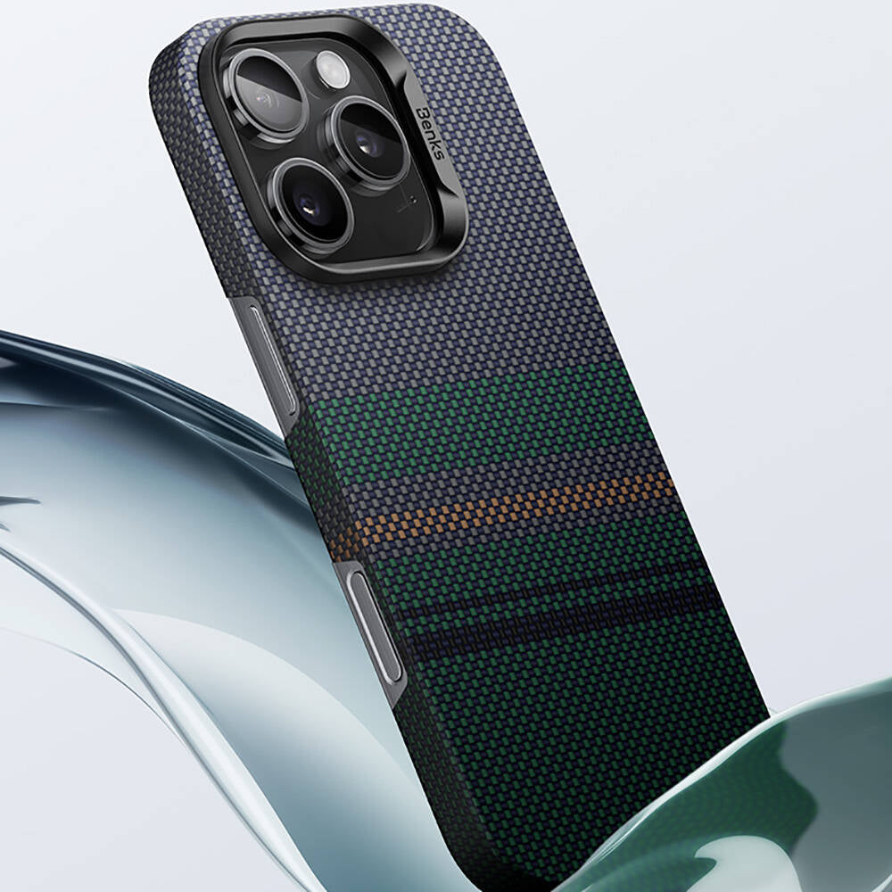 Apple iPhone 16 Kılıf M-safe Şarj Özellikli Karbon Fiber Tasarımlı Benks Aurora ArmorAir Kevlar Kapak Siyah