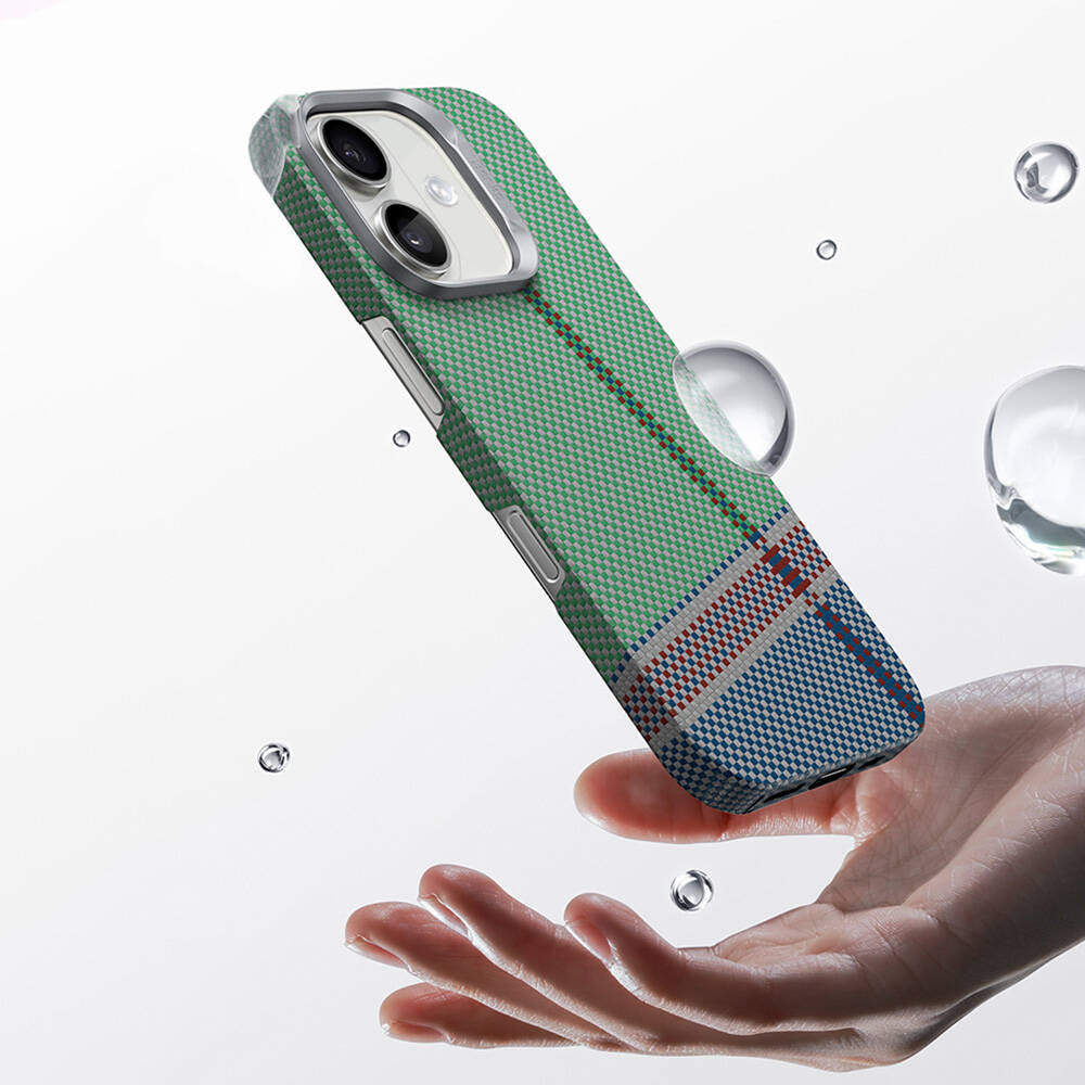 Apple iPhone 16 Kılıf M-safe Şarj Özellikli Karbon Fiber Tasarımlı Benks Passion Green ArmorAir Kevlar Kapak Yeşil