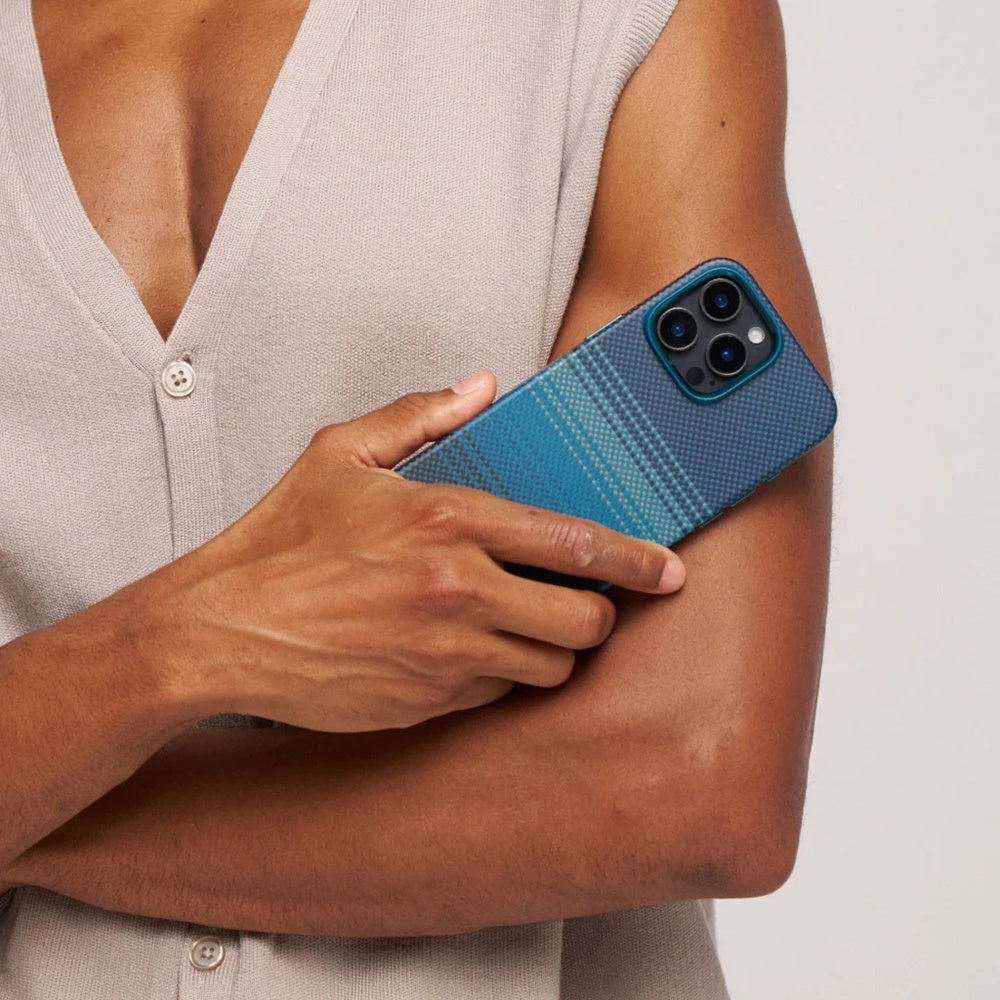 Apple iPhone 16 Pro Kılıf M-safe Şarj Özellikli Aramid Fiber Pitaka Military-Grade Sunset-Moonrise Serisi Moonrise Kapak Mavi