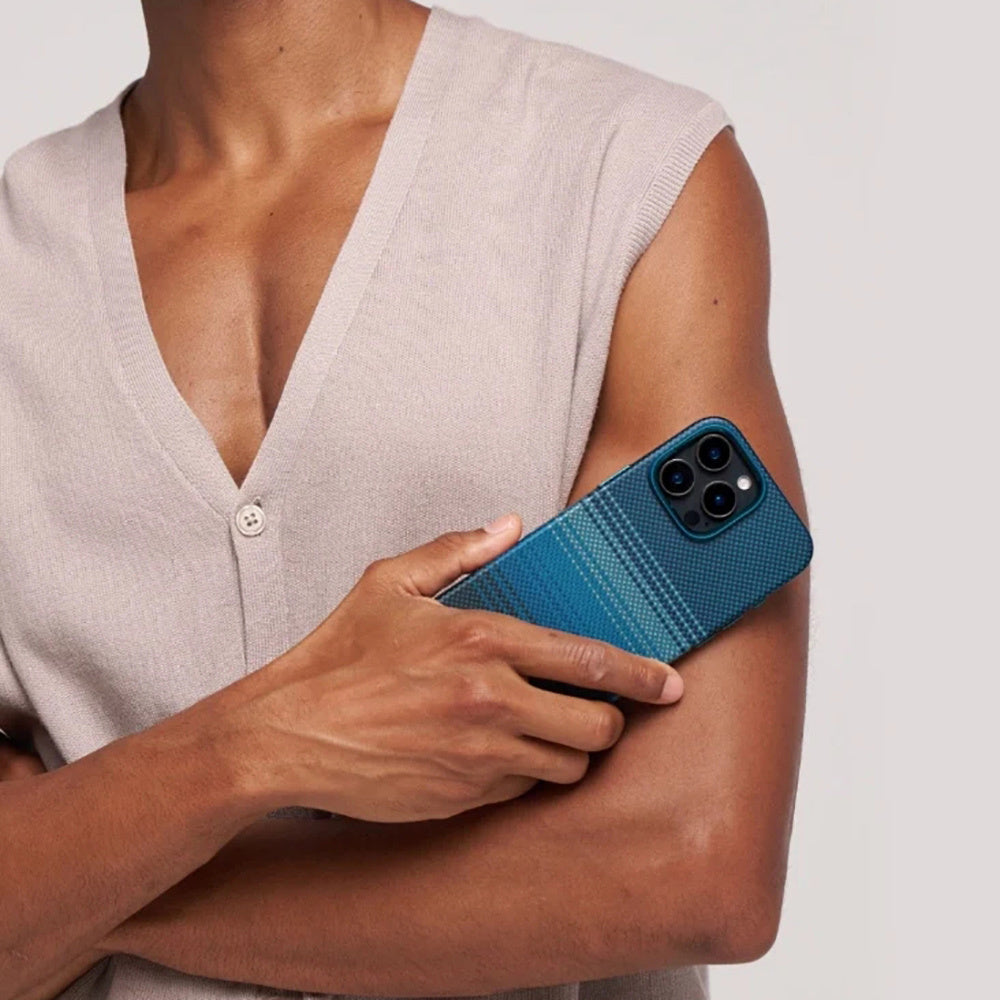 Apple iPhone 16 Pro Kılıf M-safe Şarj Özellikli Aramid Fiber Pitaka Military-Grade Sunset-Moonrise Serisi Moonrise Kapak Mavi