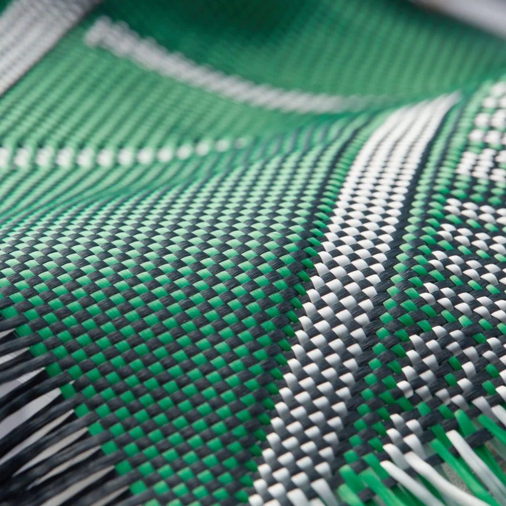 Apple iPhone 16 Pro Kılıf M-safe Şarj Özellikli Aramid Fiber Re-TROS Tasarımlı Pitaka Tactile Woven Rebuilding Serisi Kapak Siyah