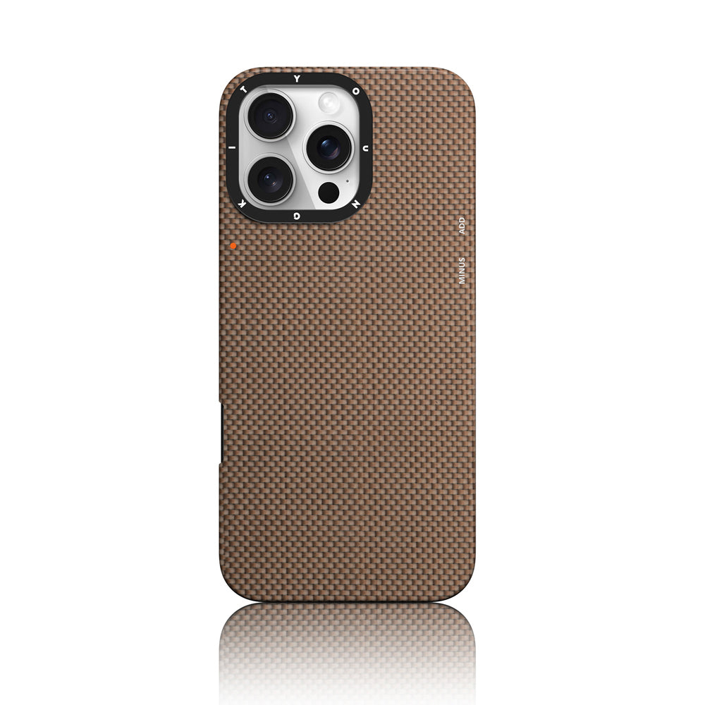 Apple iPhone 16 Pro Kılıf M-safe Şarj Özellikli Aramid Fiber Youngkit 1500D Kevlar Extreme Wing Titanyum-Gold Serisi Kapak Titanyum-Gold