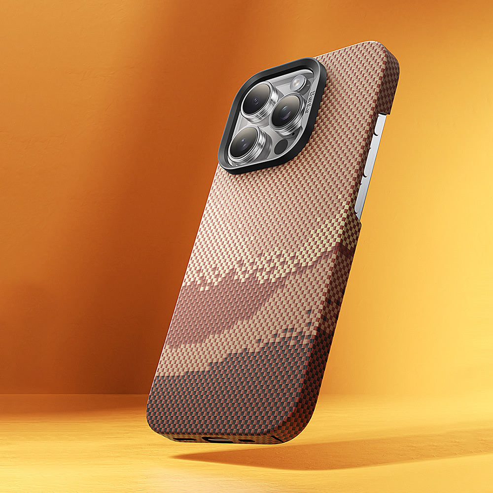 Apple iPhone 16 Pro Kılıf M-safe Şarj Özellikli Benks GoldenTide ArmorAir 600D Kevlar Kapak Gold