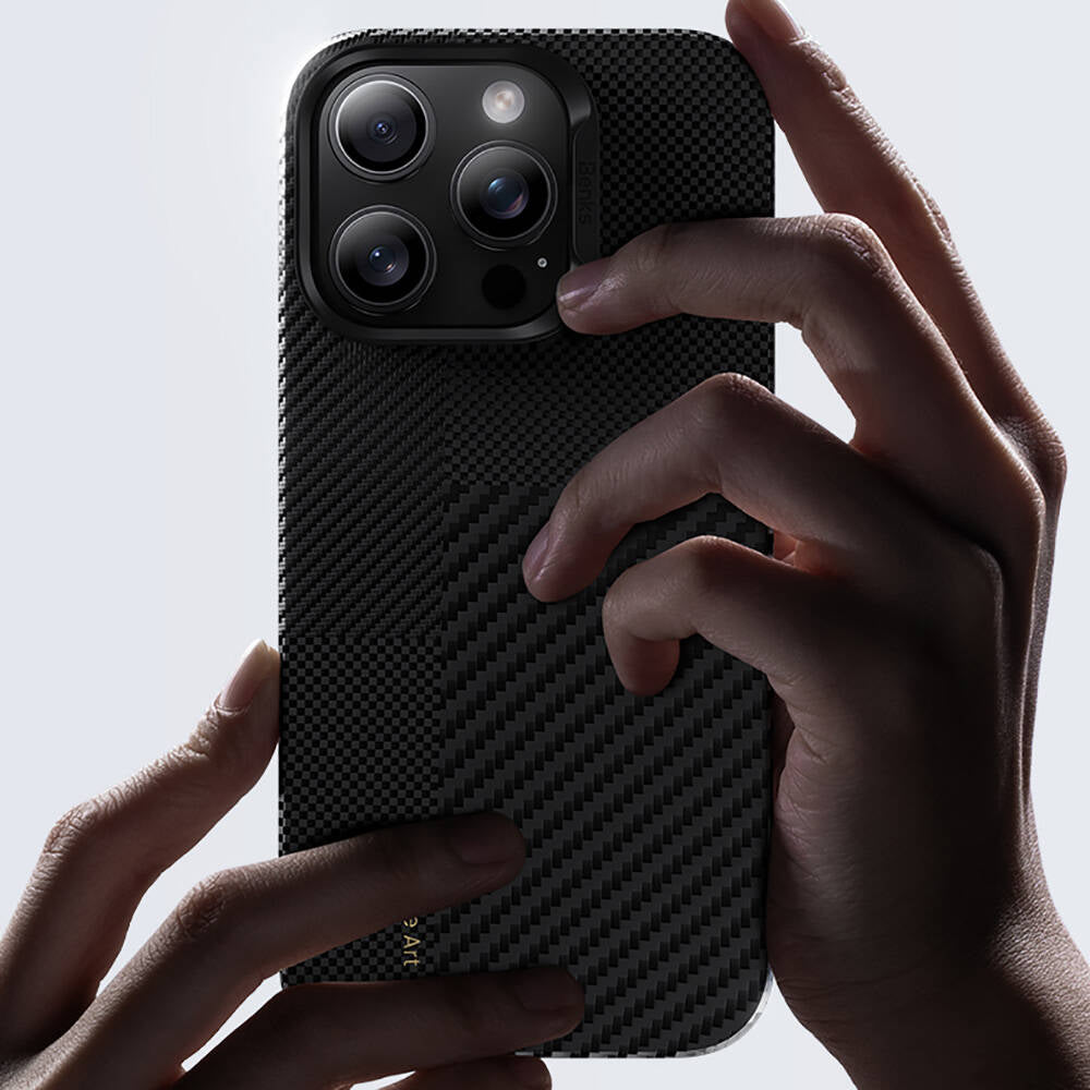 Apple iPhone 16 Pro Kılıf M-safe Şarj Özellikli Karbon Fiber Benks Montage ArmorAir Kevlar Kapak Siyah
