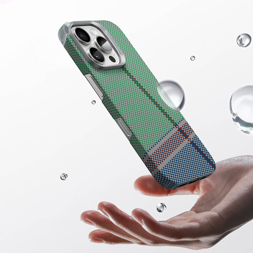 Apple iPhone 16 Pro Kılıf M-safe Şarj Özellikli Karbon Fiber Tasarımlı Benks Passion Green ArmorAir Kevlar Kapak Yeşil