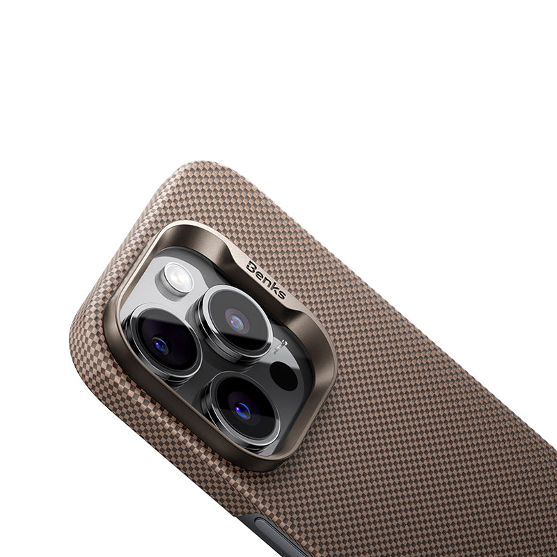 Apple iPhone 16 Pro Max Kılıf M-safe Şarj Özellikli Benks Ultra Lightweight ArmorTint ArmorAir Kevlar Kapak Gold