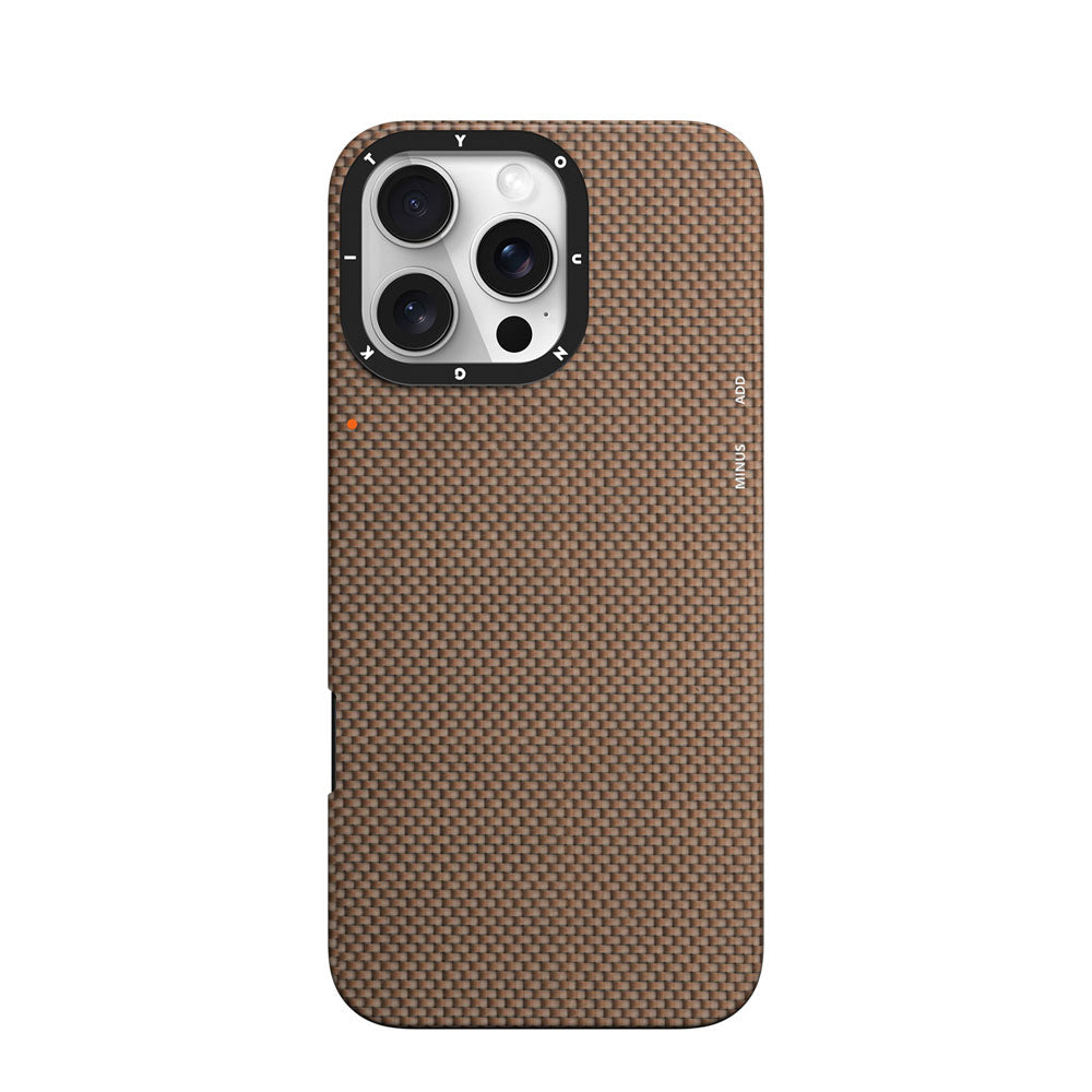 Apple iPhone 16 Pro Max Kılıf M-safe Şarj Özellikli Aramid Fiber Youngkit 1500D Kevlar Extreme Wing Titanyum-Gold Serisi Kapak Titanyum-Gold