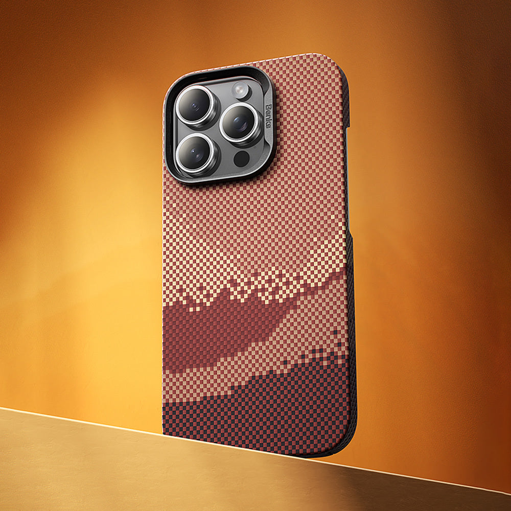 Apple iPhone 16 Pro Max Kılıf M-safe Şarj Özellikli Benks GoldenTide ArmorAir 600D Kevlar Kapak Gold