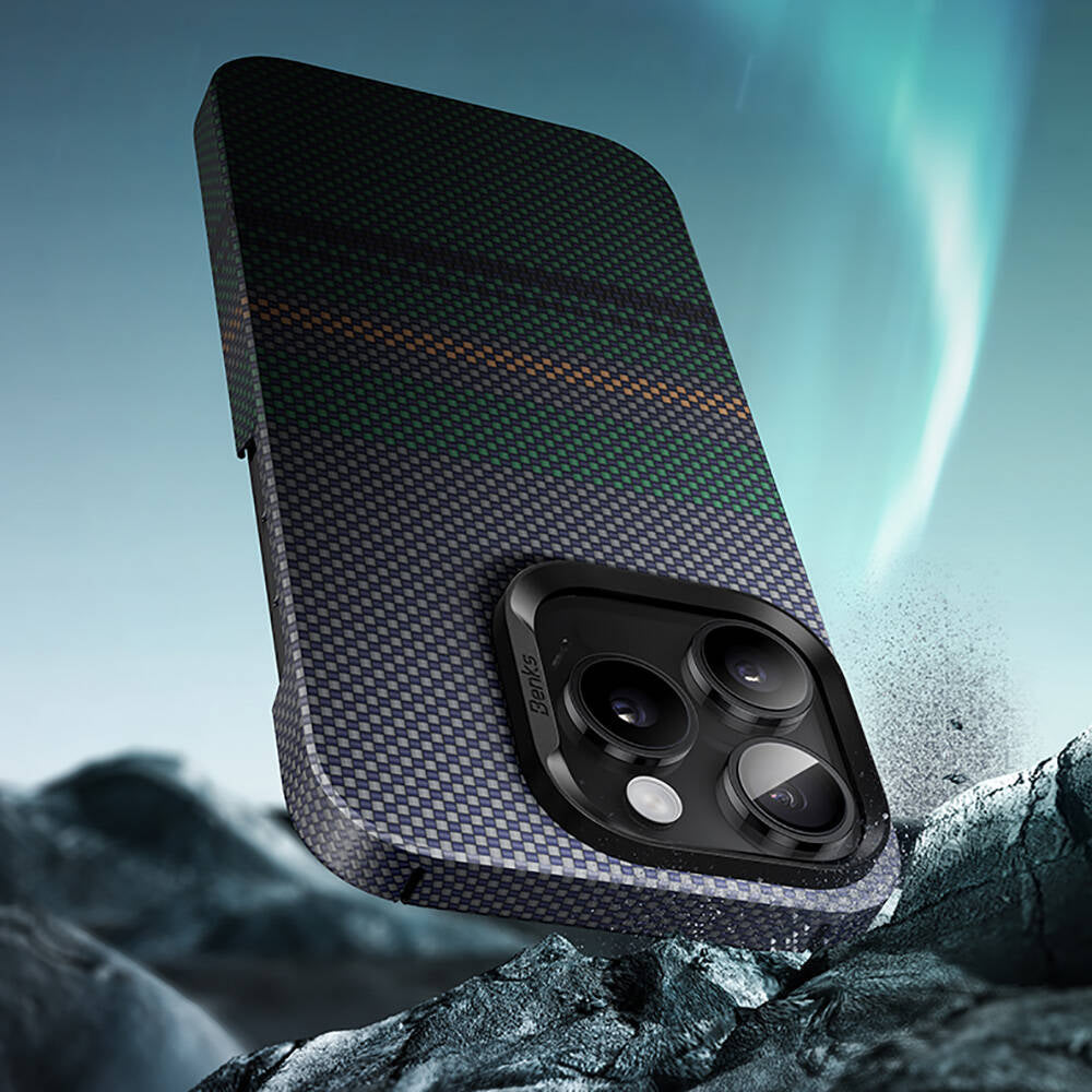 Apple iPhone 16 Pro Max Kılıf M-safe Şarj Özellikli Karbon Fiber Tasarımlı Benks Aurora ArmorAir Kevlar Kapak Siyah