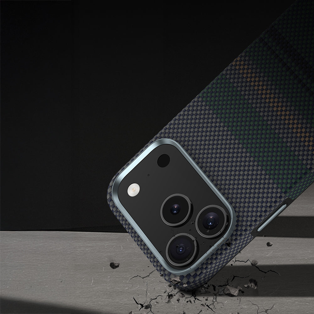 Apple iPhone 17 Pro Kılıf M-safe Şarj Özellikli Karbon Fiber Tasarımlı Benks Aurora ArmorPro Kevlar Kapak Yeşil