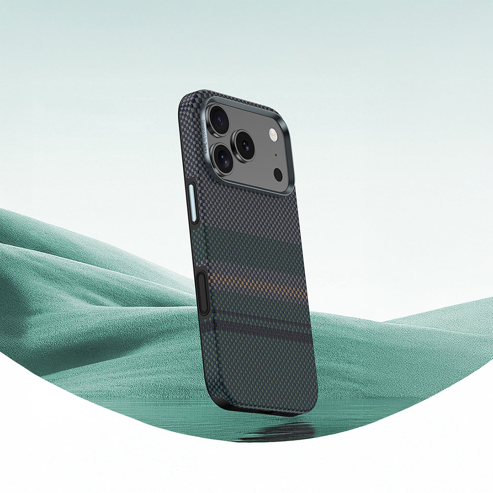 Apple iPhone 17 Pro Kılıf M-safe Şarj Özellikli Karbon Fiber Tasarımlı Benks Aurora ArmorPro Kevlar Kapak Yeşil