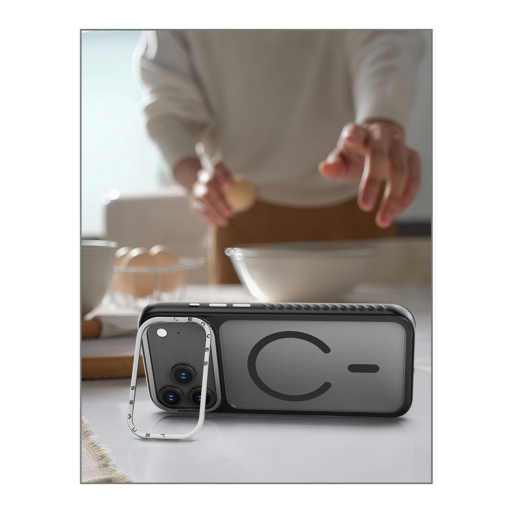 Apple iPhone 17 Pro Kılıf M-safe Şarj Özellikli Metal Kamera Standlı Lenyes CK226 PC Kapak Siyah