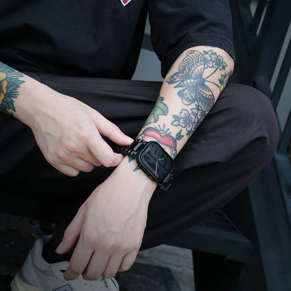 Apple Watch 10 42mm Skinarma Gado Sert Silikon Kasa ve Ekran Koruyucu Siyah