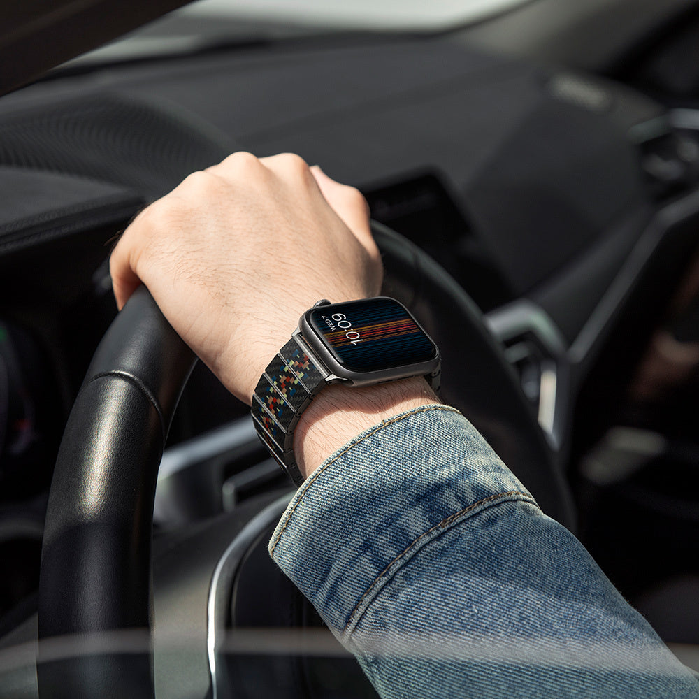 Apple Watch Serisi Uyumlu Aramid Fiber ve Karbon Fiber Pitaka Modern Serisi Rhapsody Universal Kordon Siyah