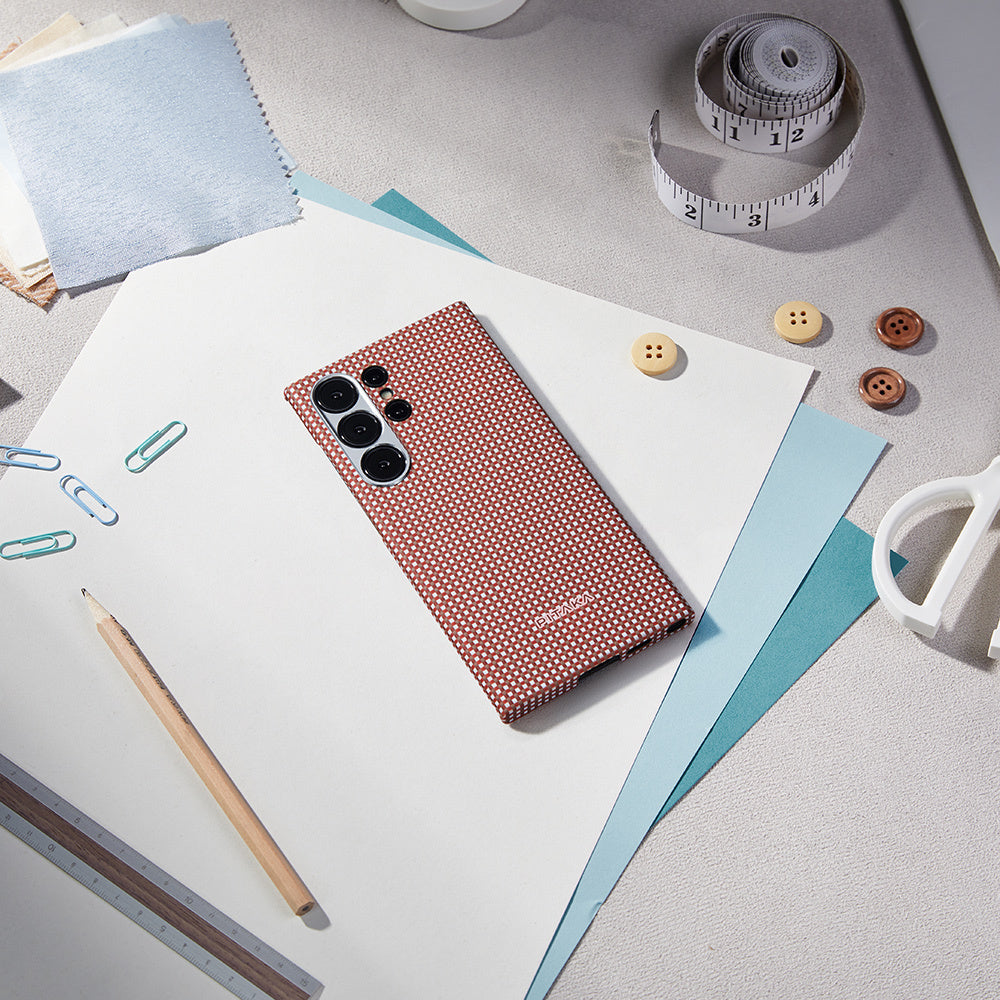 Galaxy S24 Ultra Kılıf M-safe Şarj Özellikli 1500D Aramid Fiber Pitaka Ultra-Slim Classic Serisi Bonfire Kapak Kırmızı