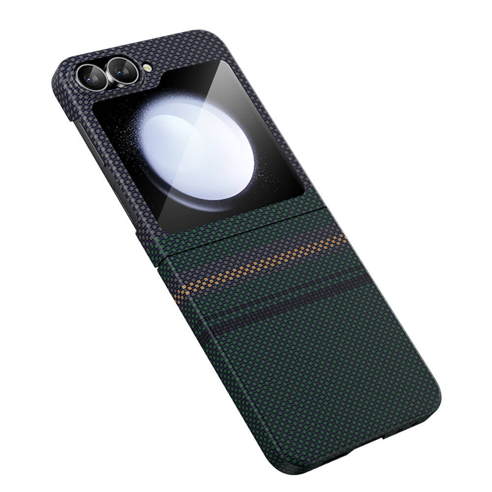 Galaxy Z Flip 6 Kılıf Karbon Fiber Tasarımlı Benks Aurora ArmorAir Kevlar Kapak Siyah