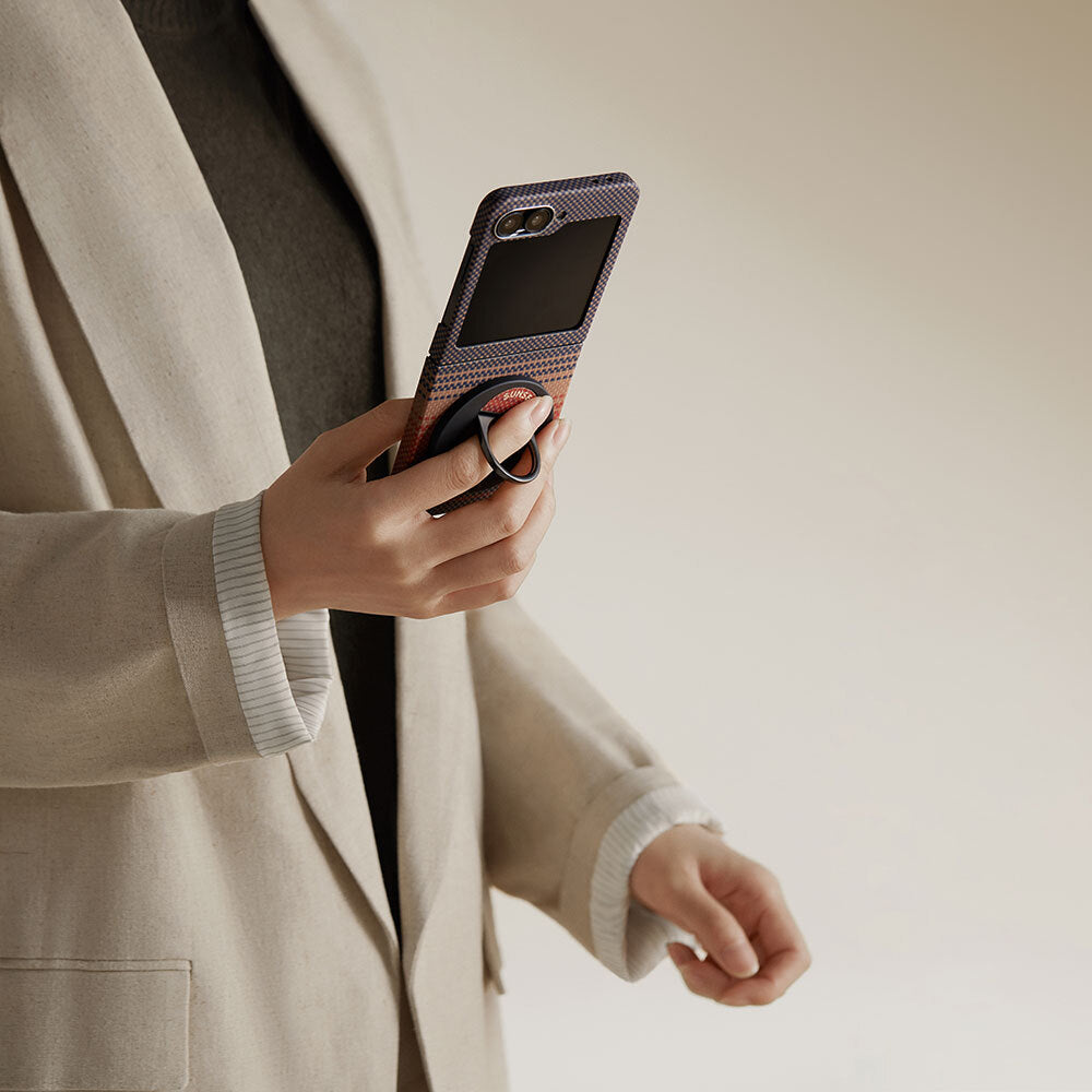 Galaxy Z Flip 6 Kılıf M-safe Şarj Özellikli Aramid Fiber Pitaka Tactile Woven Sunset-Moonrise Serisi Sunset Kapak Kahverengi