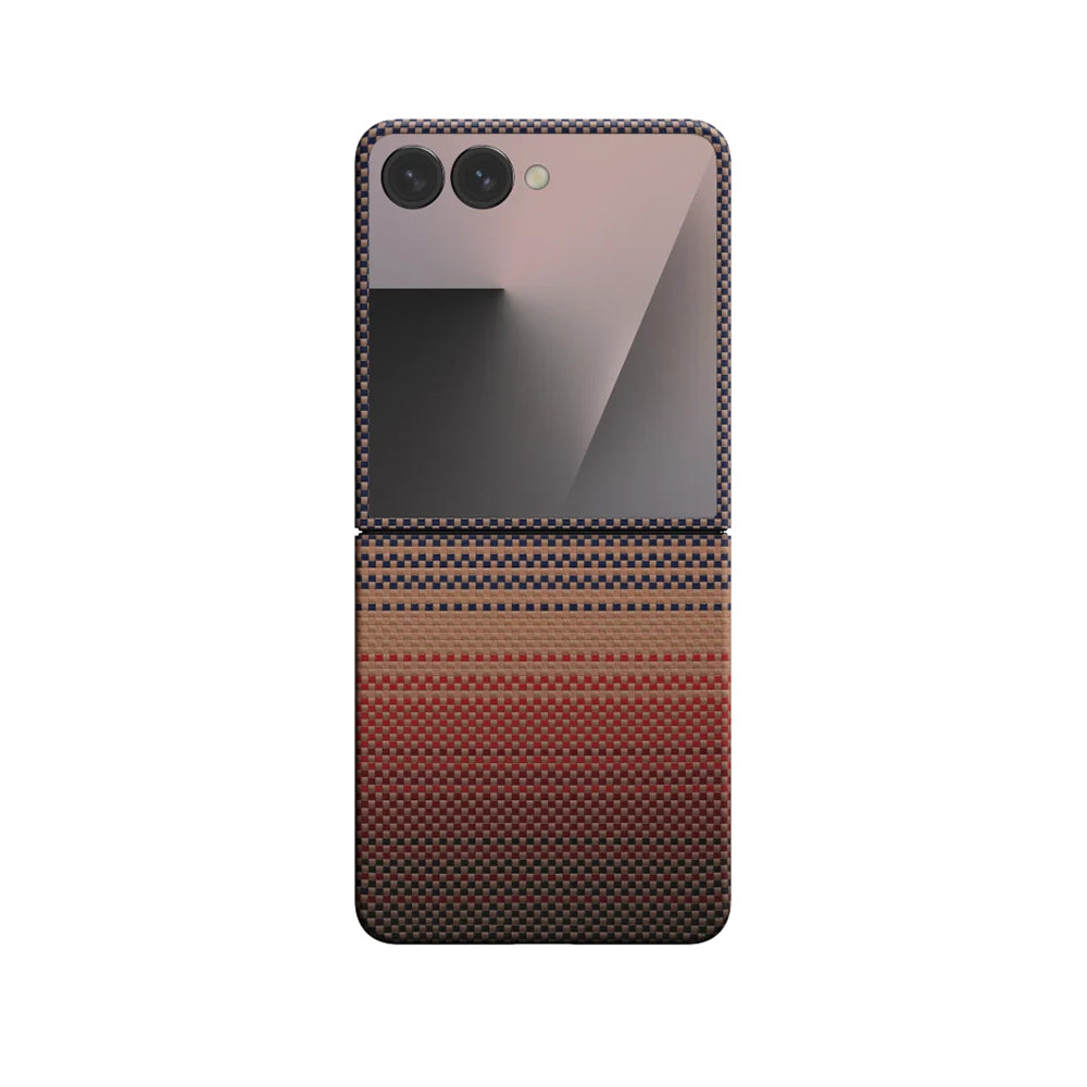 Galaxy Z Flip 7 Kılıf M-safe Şarj Özellikli Aramid Fiber Pitaka Tactile Woven Sunset-Moonrise Serisi Kapak Kahverengi