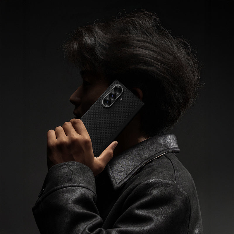 Galaxy Z Fold 7 Kılıf M-Safe Şarj Özellikli Benks ArmorAir ArmorGrid Serisi Kevlar Kapak Siyah