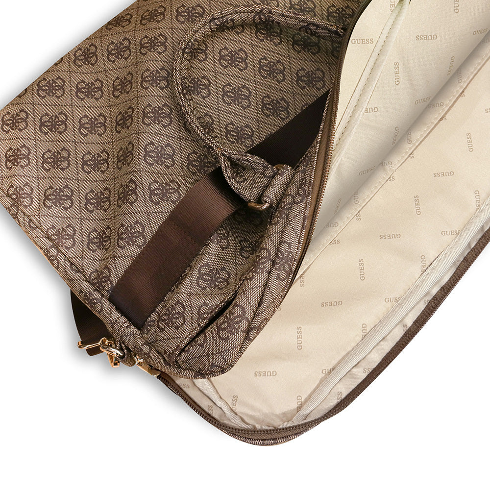 Guess Orjinal Lisanslı 4G Desenli Büyük 4G Logolu Omuz Askılı 15 inç Laptop Çantası Kahverengi